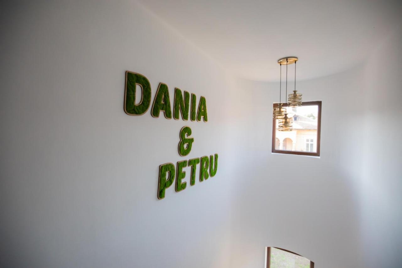 Dania&Petru Residence Tîrgu Ocna Eksteriør bilde