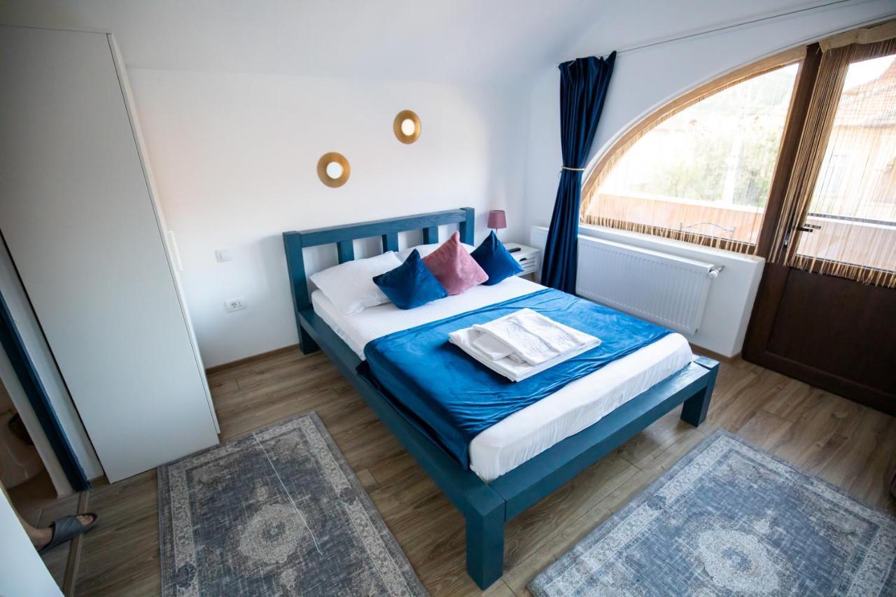Dania&Petru Residence Tîrgu Ocna Eksteriør bilde