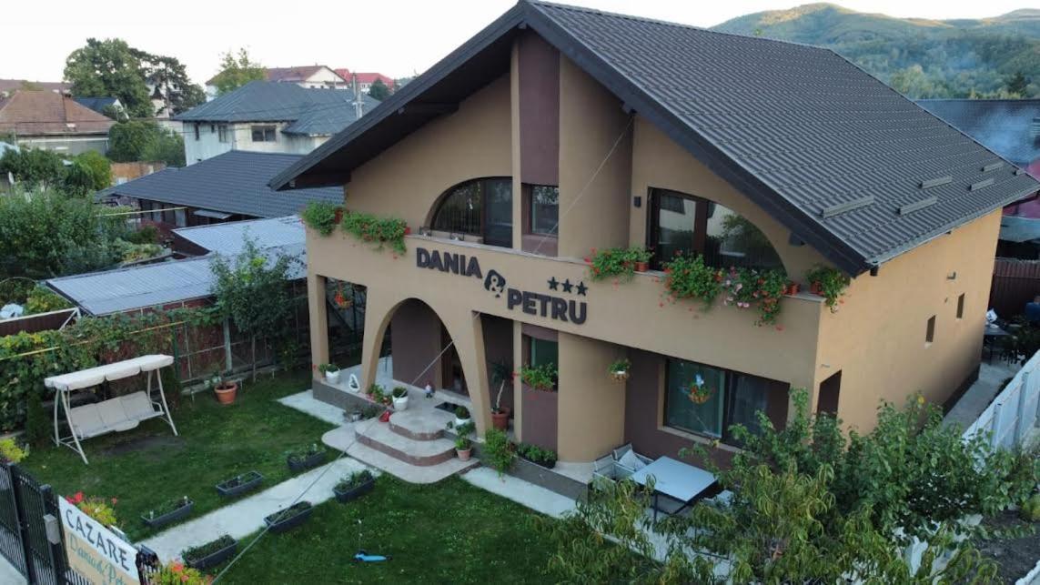 Dania&Petru Residence Tîrgu Ocna Eksteriør bilde